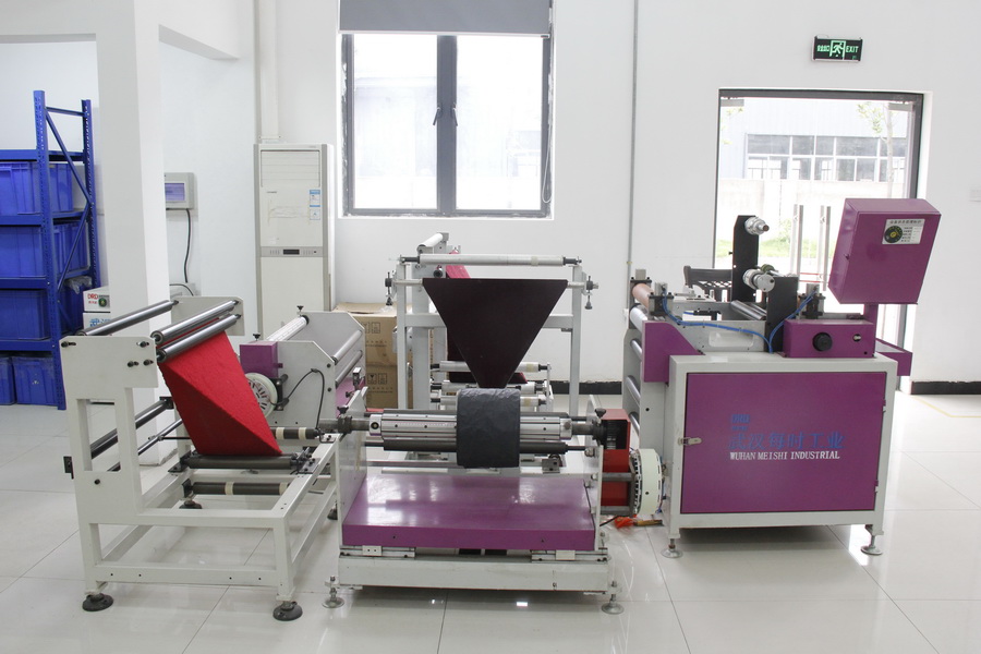 遮蔽膜覆卷车间